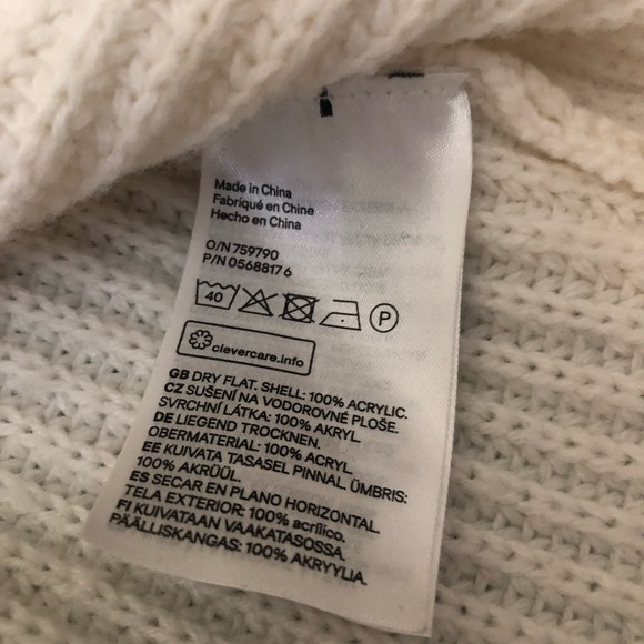 H&M Sweater - Picture 7 of 7